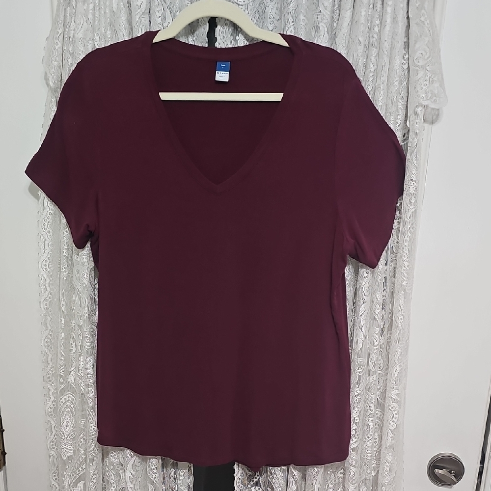 Old Navy Deep Maroon V-Neck Short Sleeve Tee, Cotton Spandex blend, Sz L
